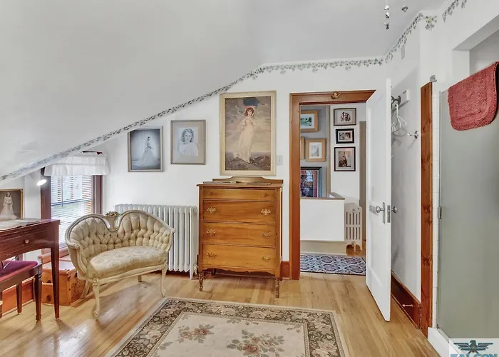 Robins Nest Bed & Breakfast